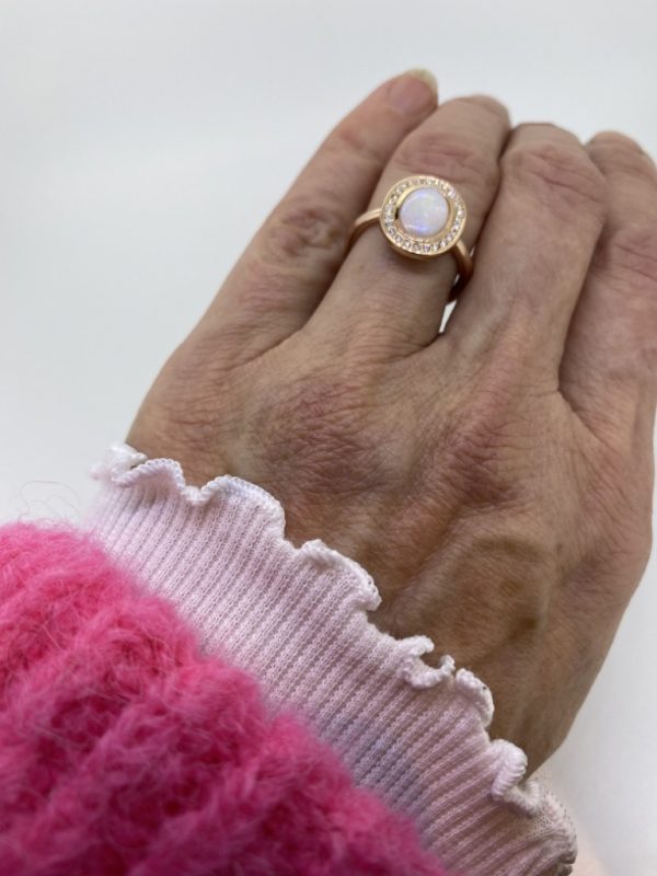 Feiner Opal Ring mit Diamanten – Bild 7