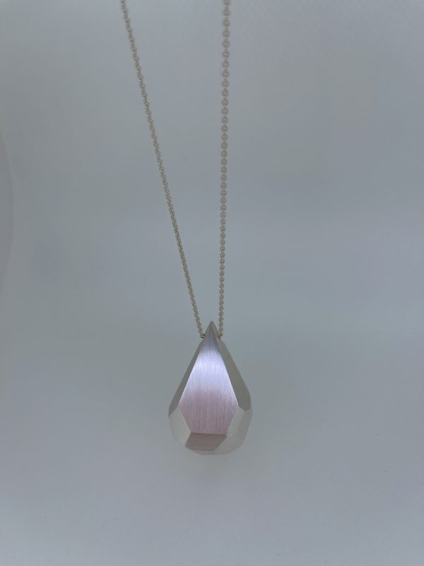 Kette mit Anhänger Steinform – Bild 2